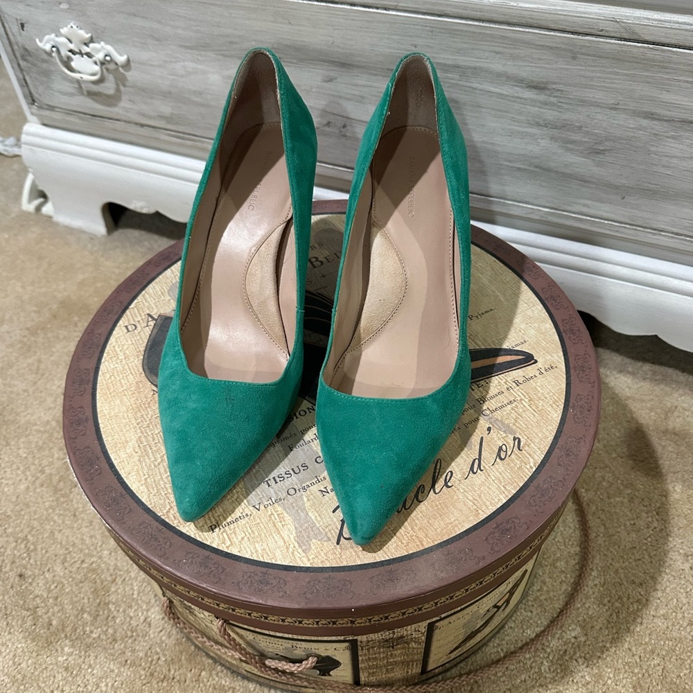Green suede heels size 11 great condition